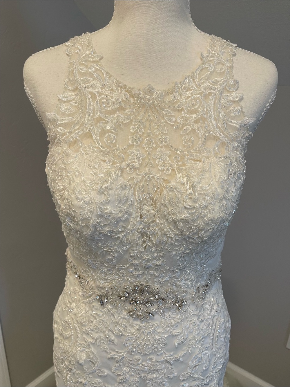 Wedding dress! Brand new Kenneth Winston wedding dress! It’s a size 8 in ivory! - Picture 4 of 16
